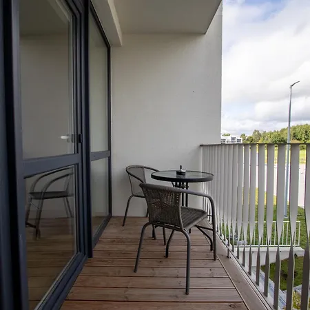 W/balcony @manosventove, By Cohost *