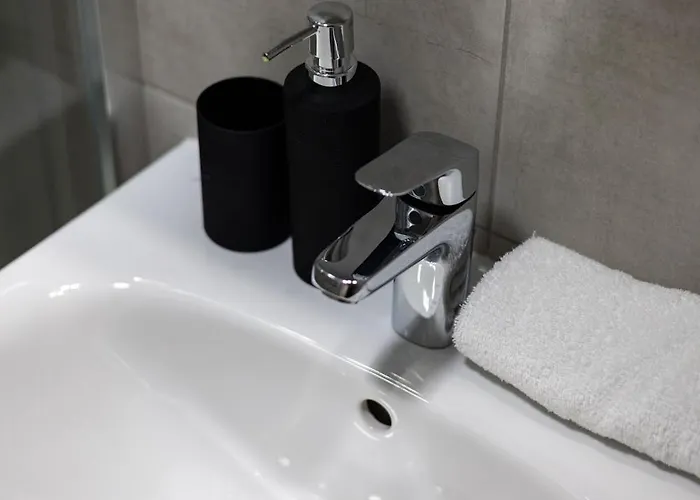 W/balcony @manosventove, By Cohost Паланга