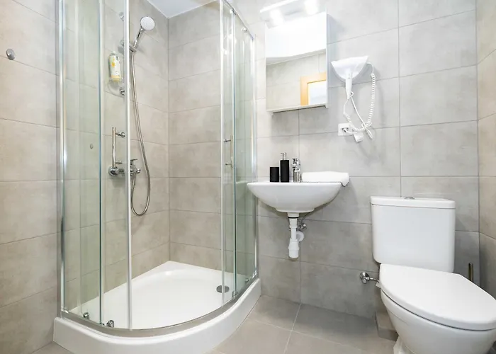 W/balcony @manosventove, By Cohost