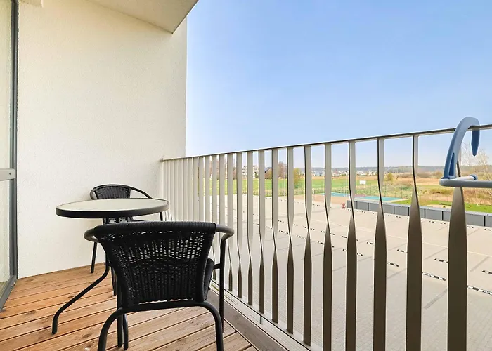 W/balcony @manosventove, By Cohost *