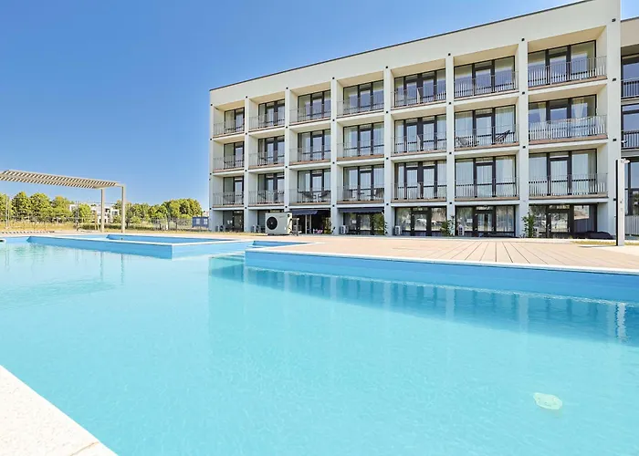 W/balcony @manosventove, By Cohost Паланга