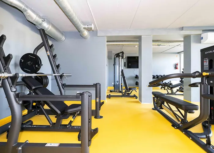 W/balcony @manosventove, By Cohost