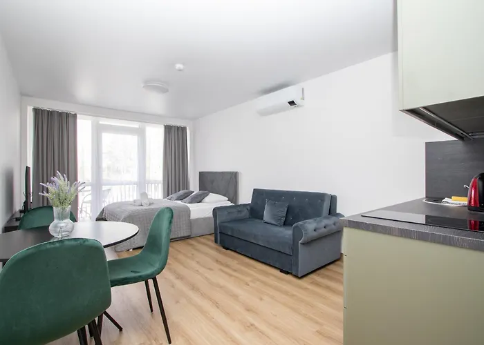 W/balcony @manosventove, By Cohost Паланга