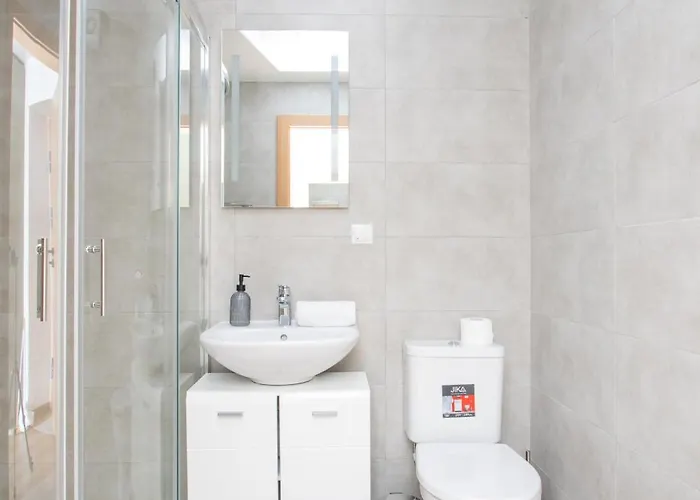 Апартаменти W/balcony @manosventove, By Cohost