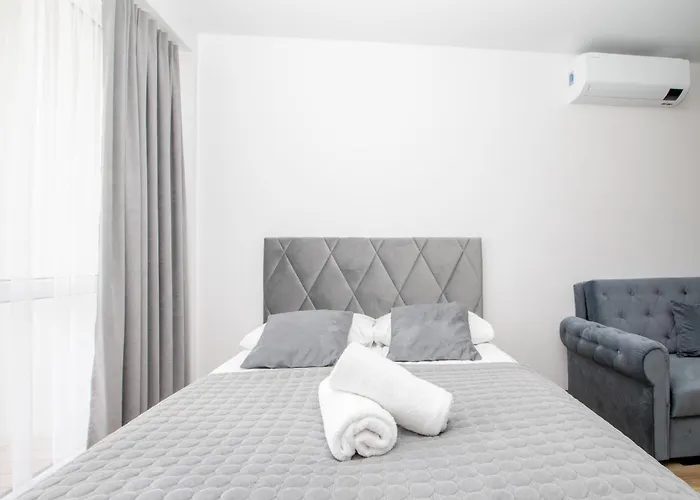 W/balcony @manosventove, By Cohost * Паланга